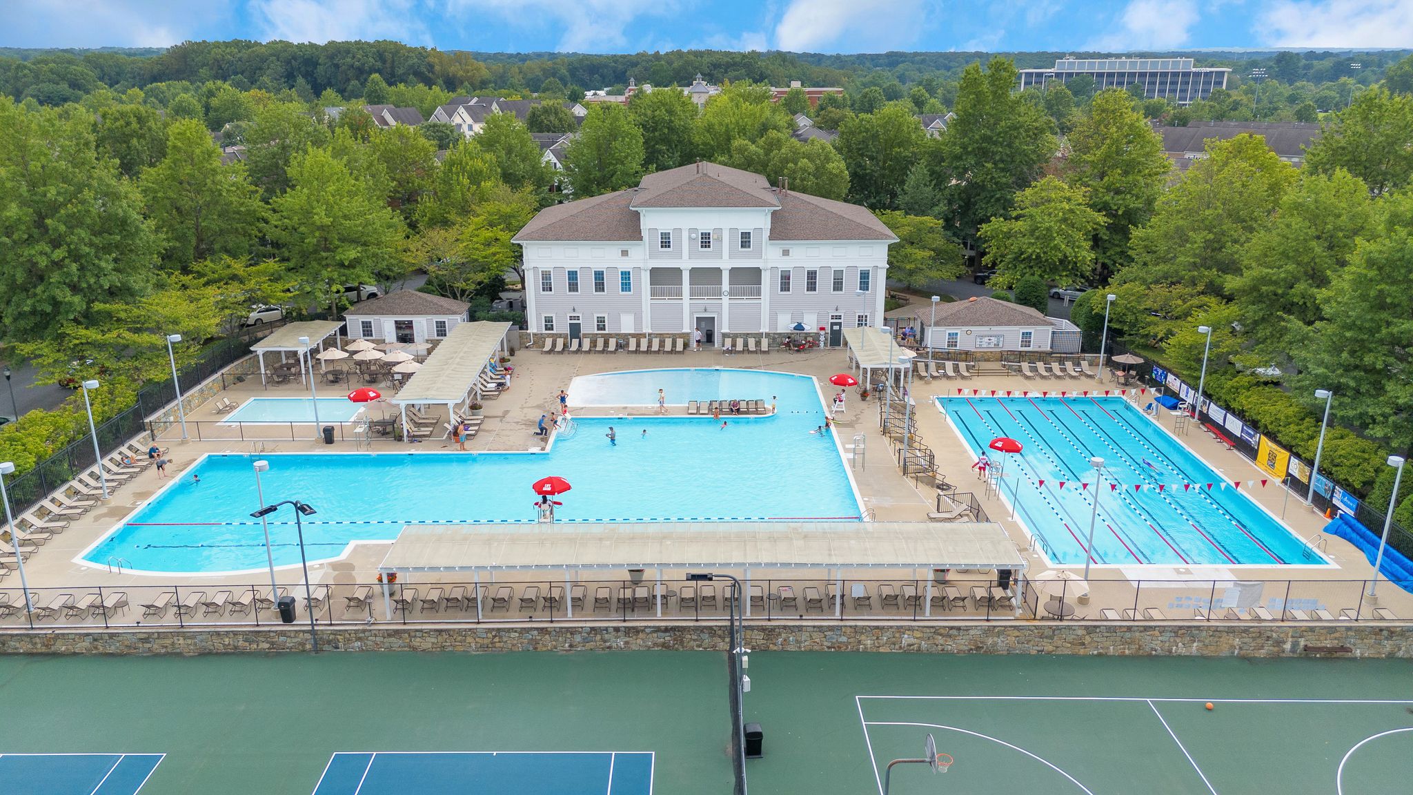 St. Gaithersburg, Maryland community pool